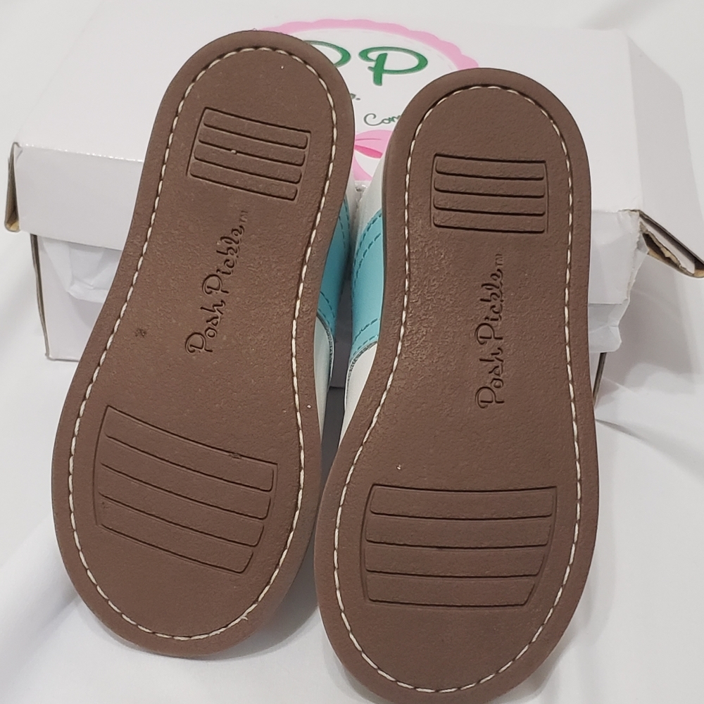 Girls shoes